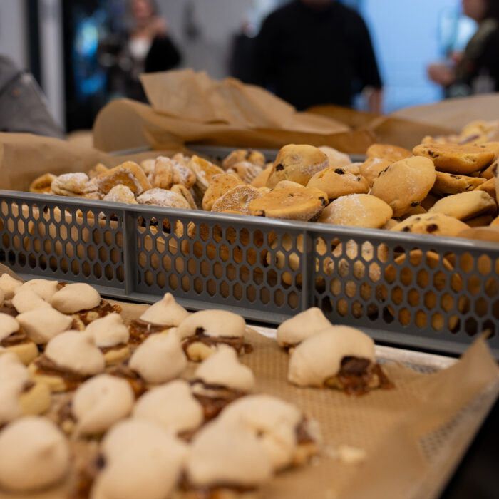 Verschiedenstes Weihnachtsgebäck das von Späh-Mitarbeitern in der Kantine gebacken wurde.